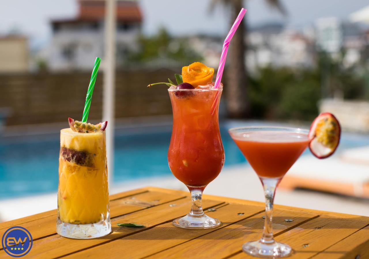 Blue Water Hotel Ksamil Exterior photo