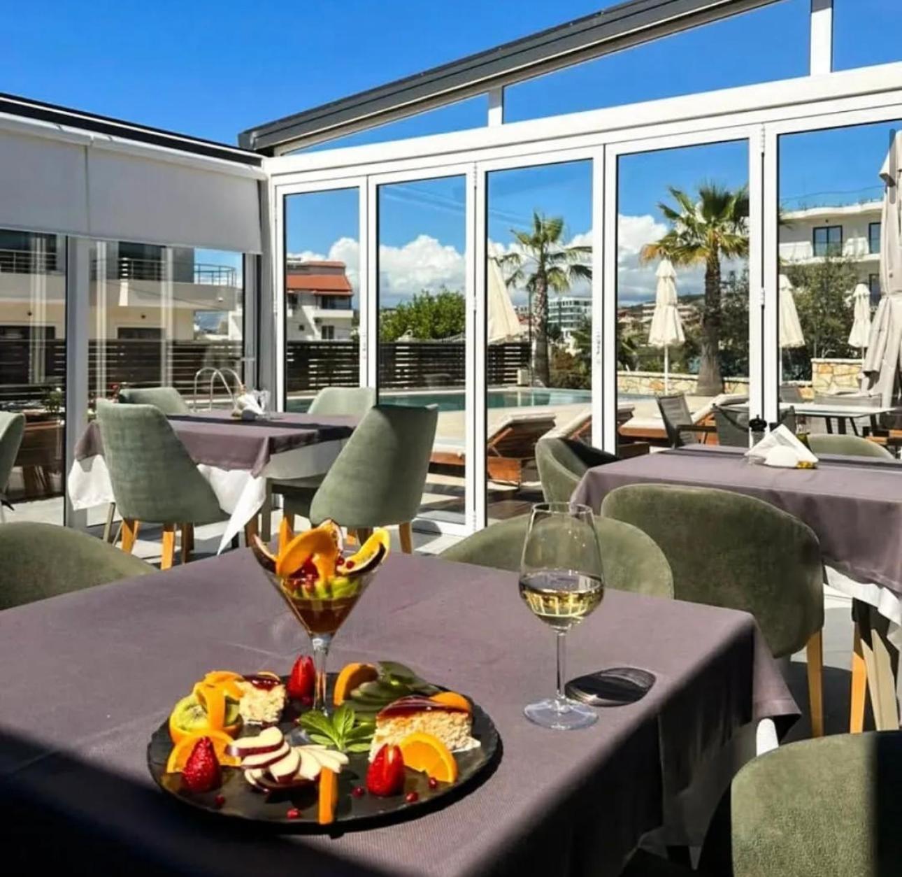 Blue Water Hotel Ksamil Exterior photo